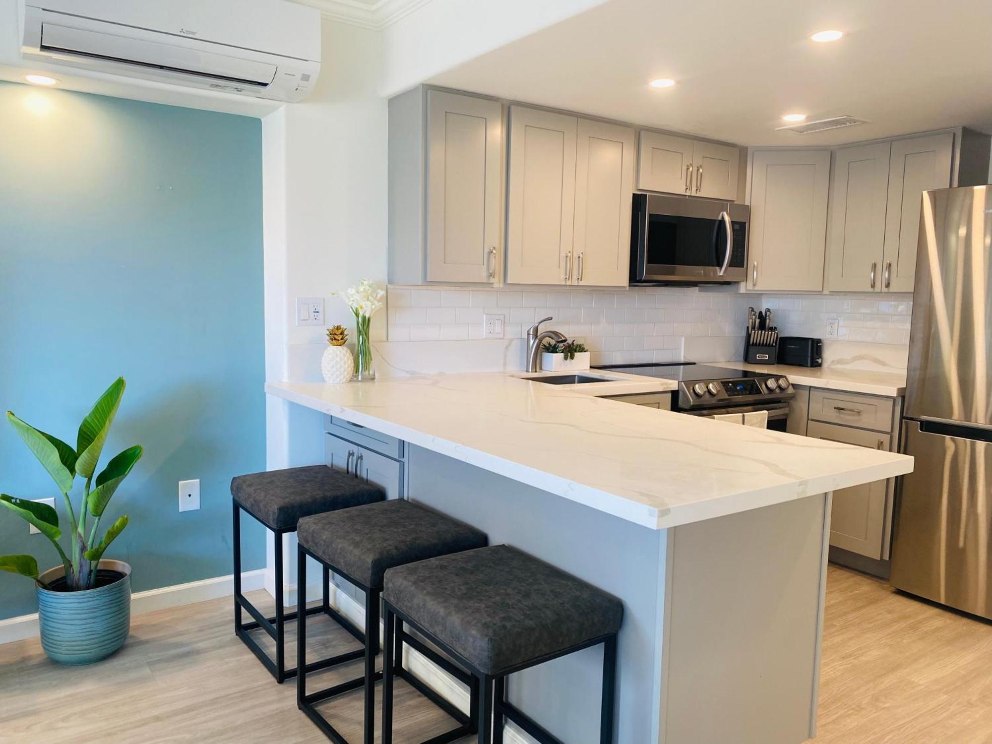 הונולולו Panoramic Oceanview Resort - Full Kitchen In Each Room, 2 Swimming Pools, Onsite Restaurants, Fireworks Every Friday מראה חיצוני תמונה