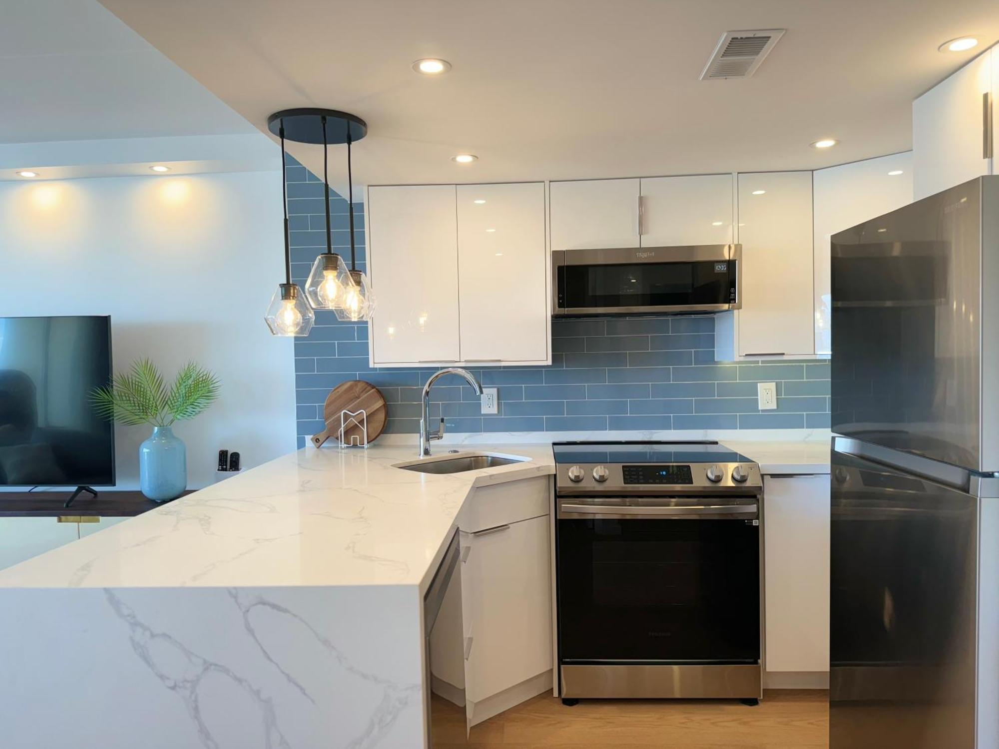 הונולולו Panoramic Oceanview Resort - Full Kitchen In Each Room, 2 Swimming Pools, Onsite Restaurants, Fireworks Every Friday מראה חיצוני תמונה