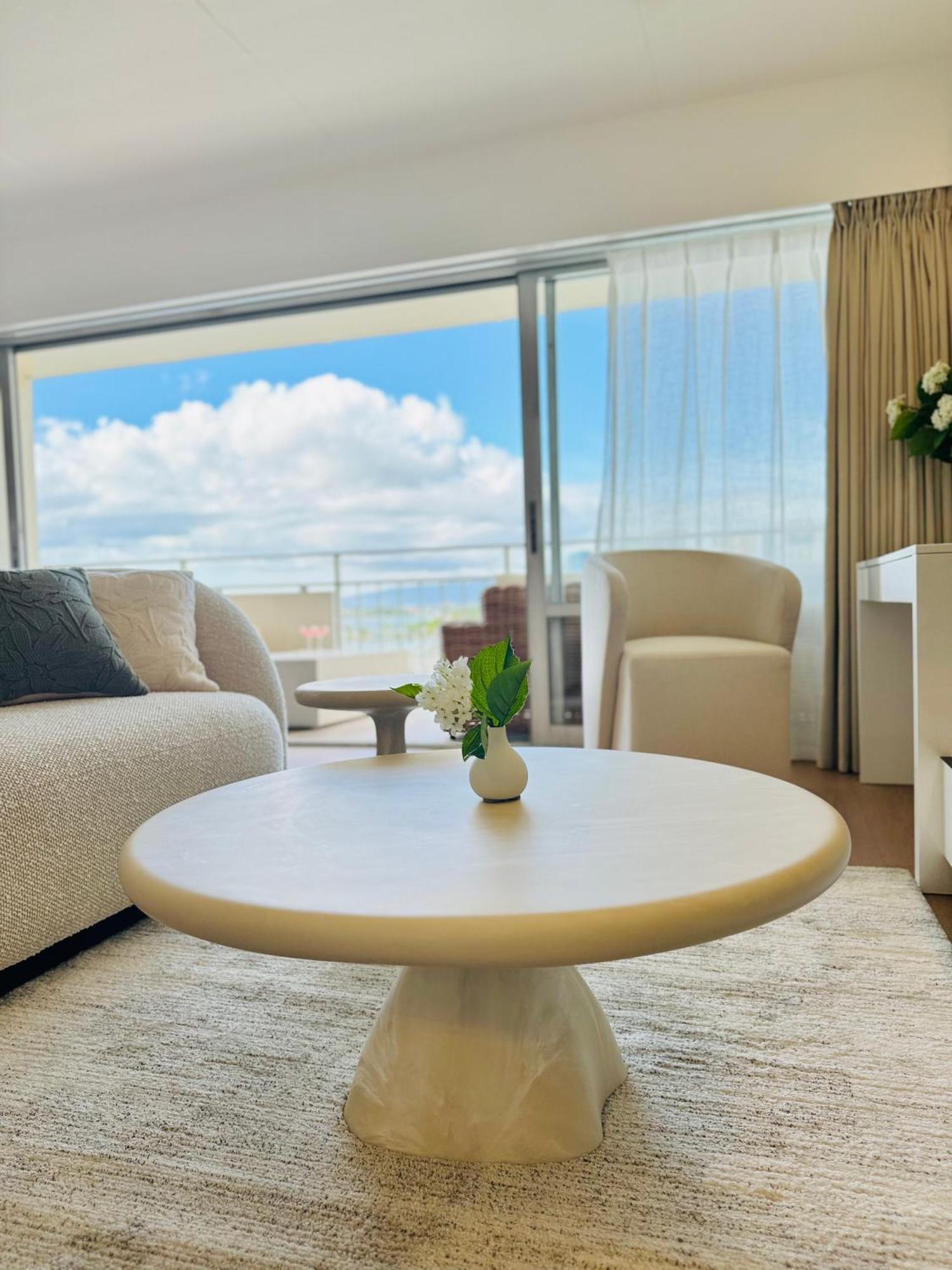 הונולולו Panoramic Oceanview Resort - Full Kitchen In Each Room, 2 Swimming Pools, Onsite Restaurants, Fireworks Every Friday מראה חיצוני תמונה