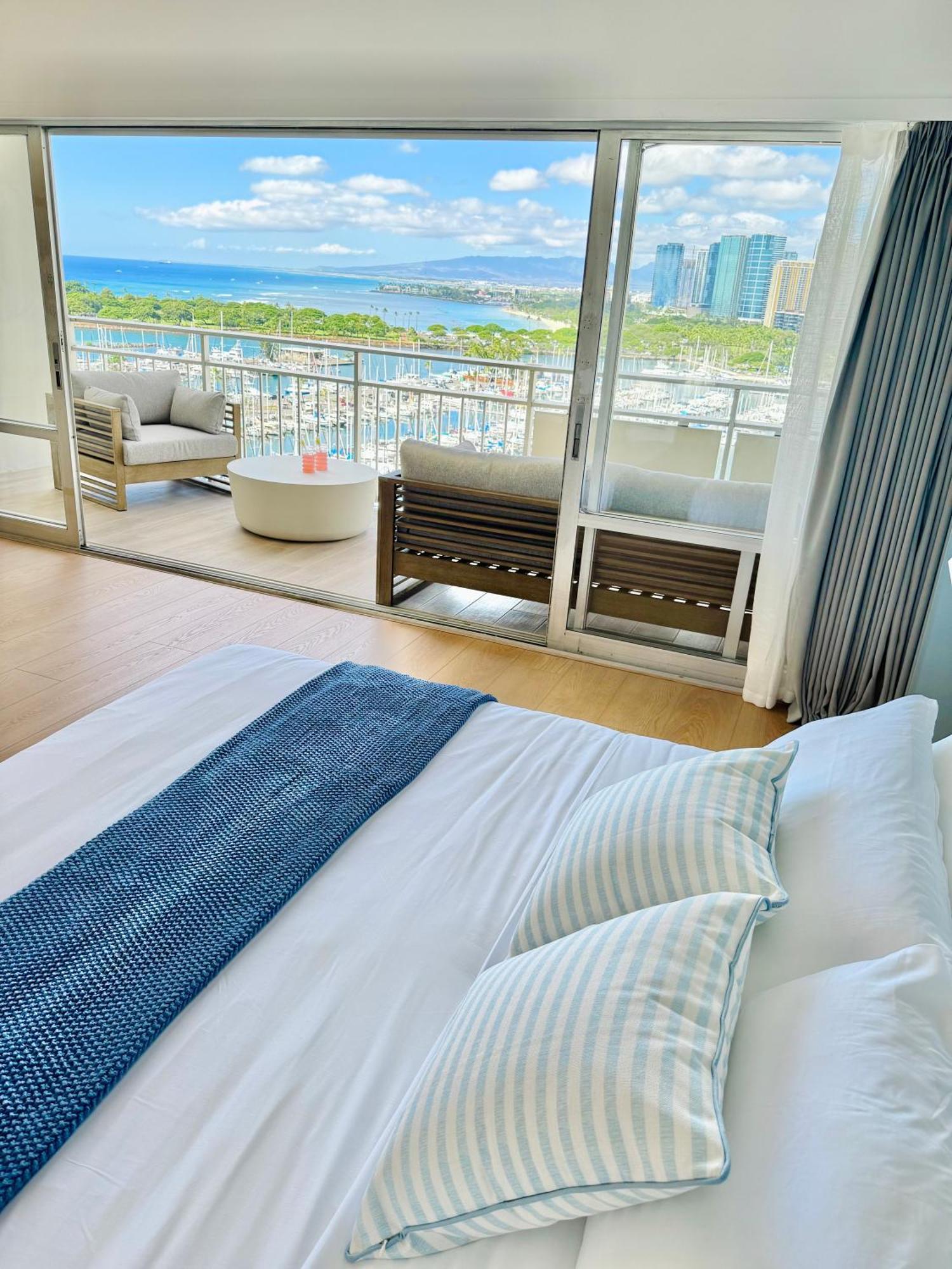 הונולולו Panoramic Oceanview Resort - Full Kitchen In Each Room, 2 Swimming Pools, Onsite Restaurants, Fireworks Every Friday מראה חיצוני תמונה