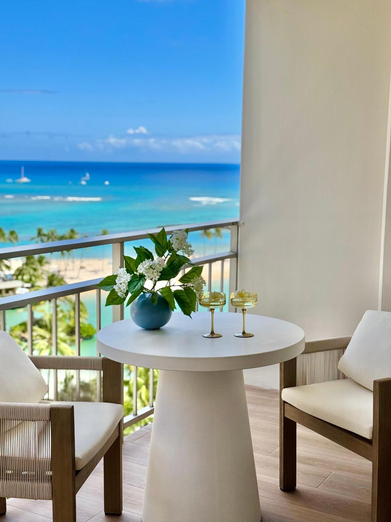 הונולולו Panoramic Oceanview Resort - Full Kitchen In Each Room, 2 Swimming Pools, Onsite Restaurants, Fireworks Every Friday מראה חיצוני תמונה